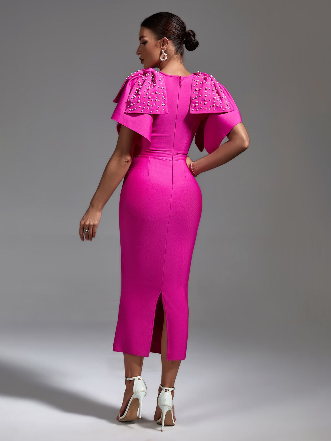 ROBE MOULANTE LONGUE EPAULES PAPILLON