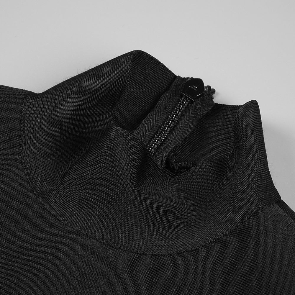 ROBE MOULANTE AVEC DÉTAILS DIAMANTS