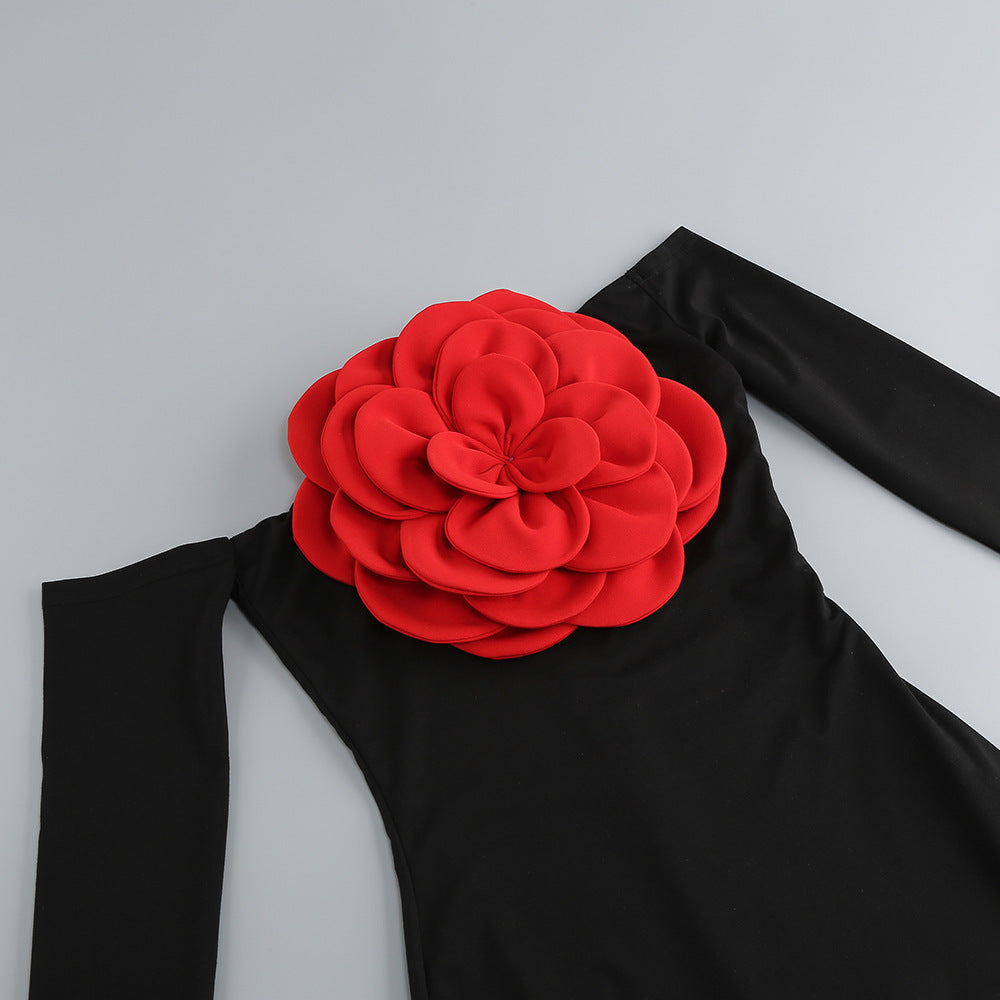 ROBE DE COCKTAIL LONGUE AVEC DÉTAIL ROSE