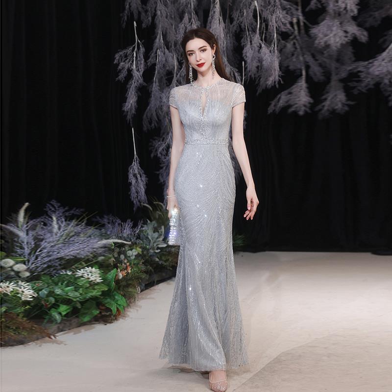 ROBE DE SOIRÉE SIRÈNE À SEQUINS PERLÉE