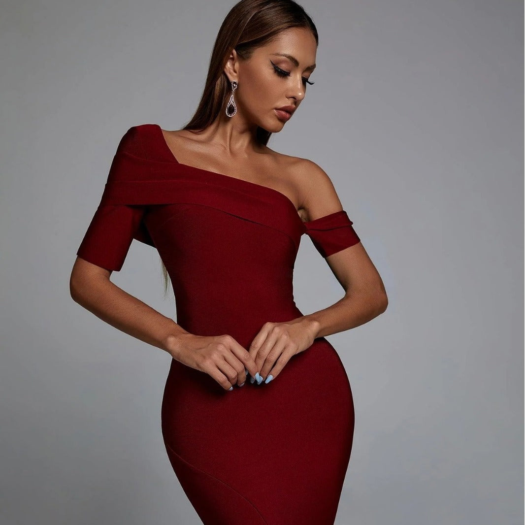 ROBE MOULANTE BORDEAUX MANCHES COURTES