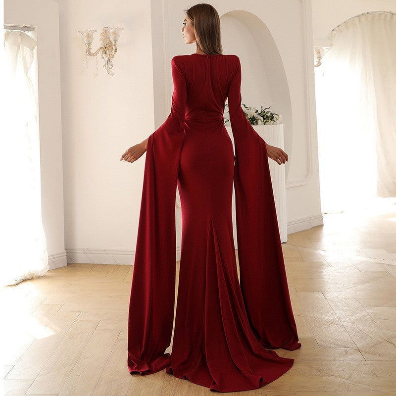 ROBE SIRÈNE À MANCHES CAPE