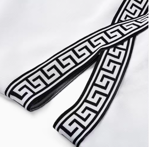 ROBE MOULANTE BLANCHE MIDI AVEC DÉTAILS NOIR&BLANC