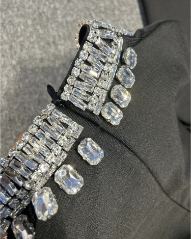 ROBE LONGUE COL MONTANT EN DIAMANT