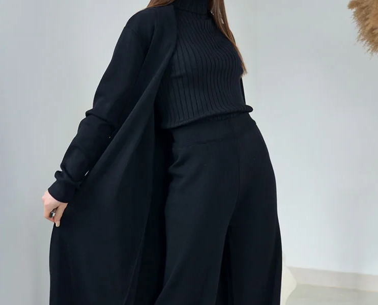 ENSEMBLE 3 PIÈCES EN MAILLE AVEC LONG GILET, PULL ET PANTALON