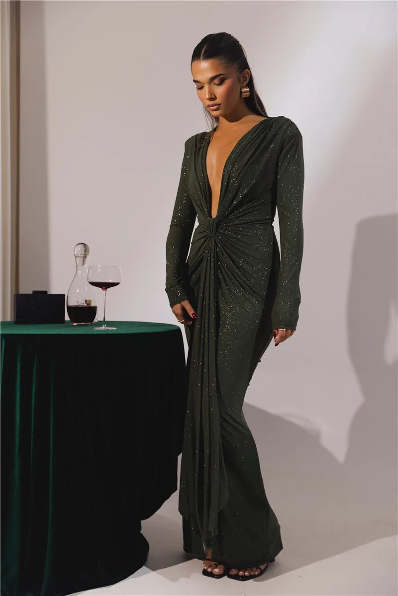 ROBE LONGUE AVEC DÉCOLLETÉ PLONGEANT