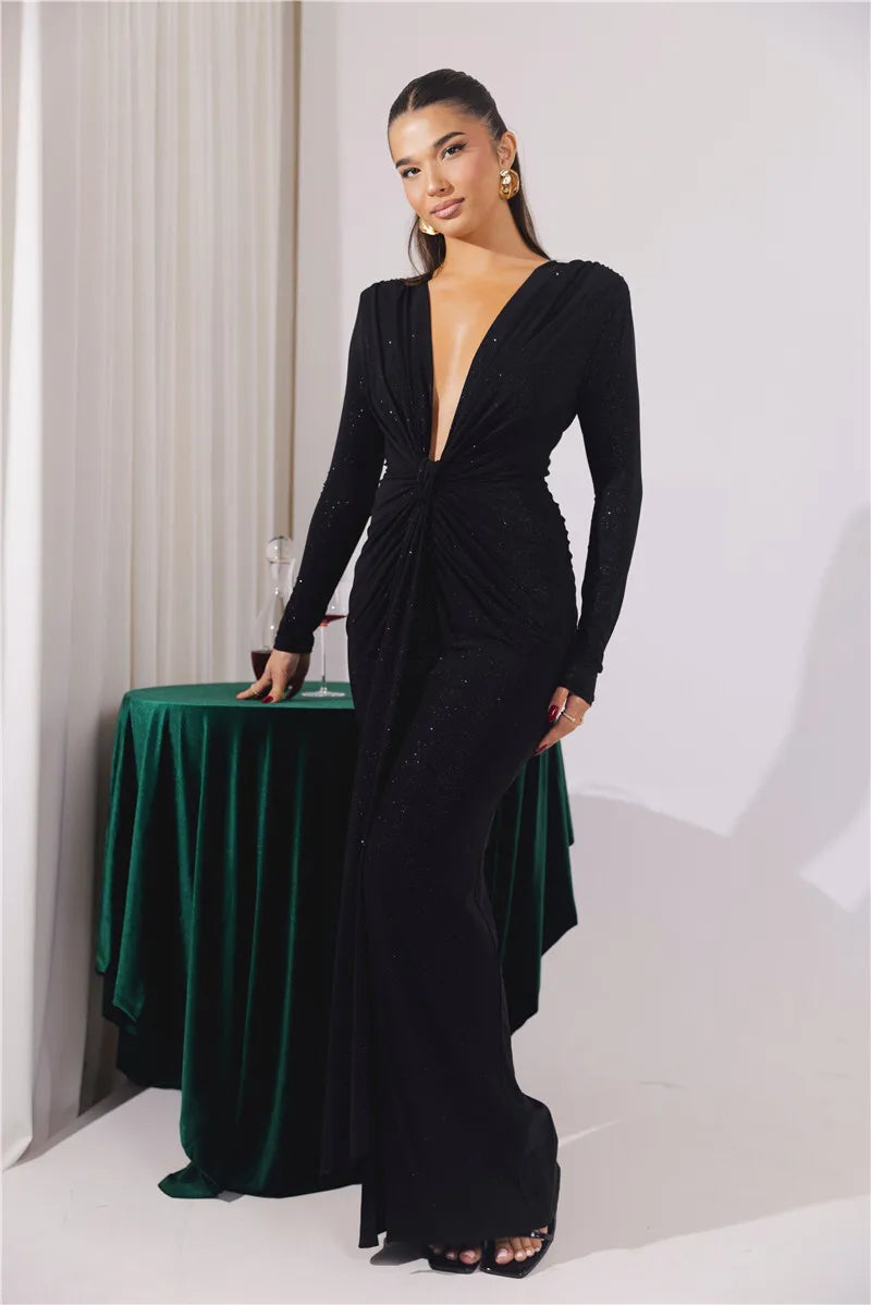 ROBE LONGUE AVEC DÉCOLLETÉ PLONGEANT