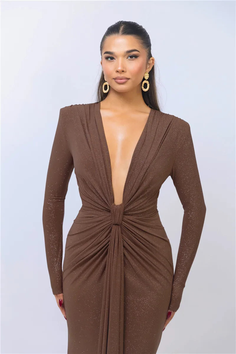 ROBE LONGUE AVEC DÉCOLLETÉ PLONGEANT