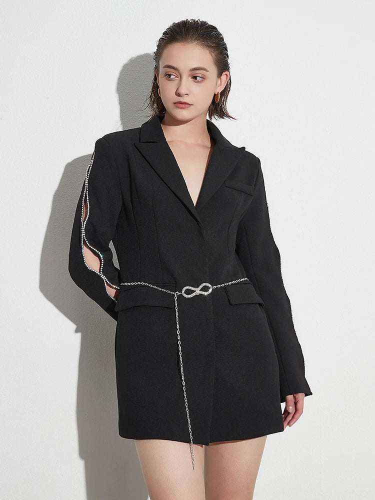 BLAZER NOIR PERLÉE CEINTURE CHAîNE INTÉGRÉE