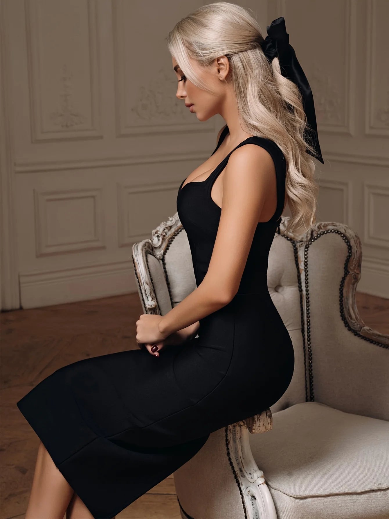 ROBE BANDAGE MOULANTE DÉCOLLETÉ COEUR