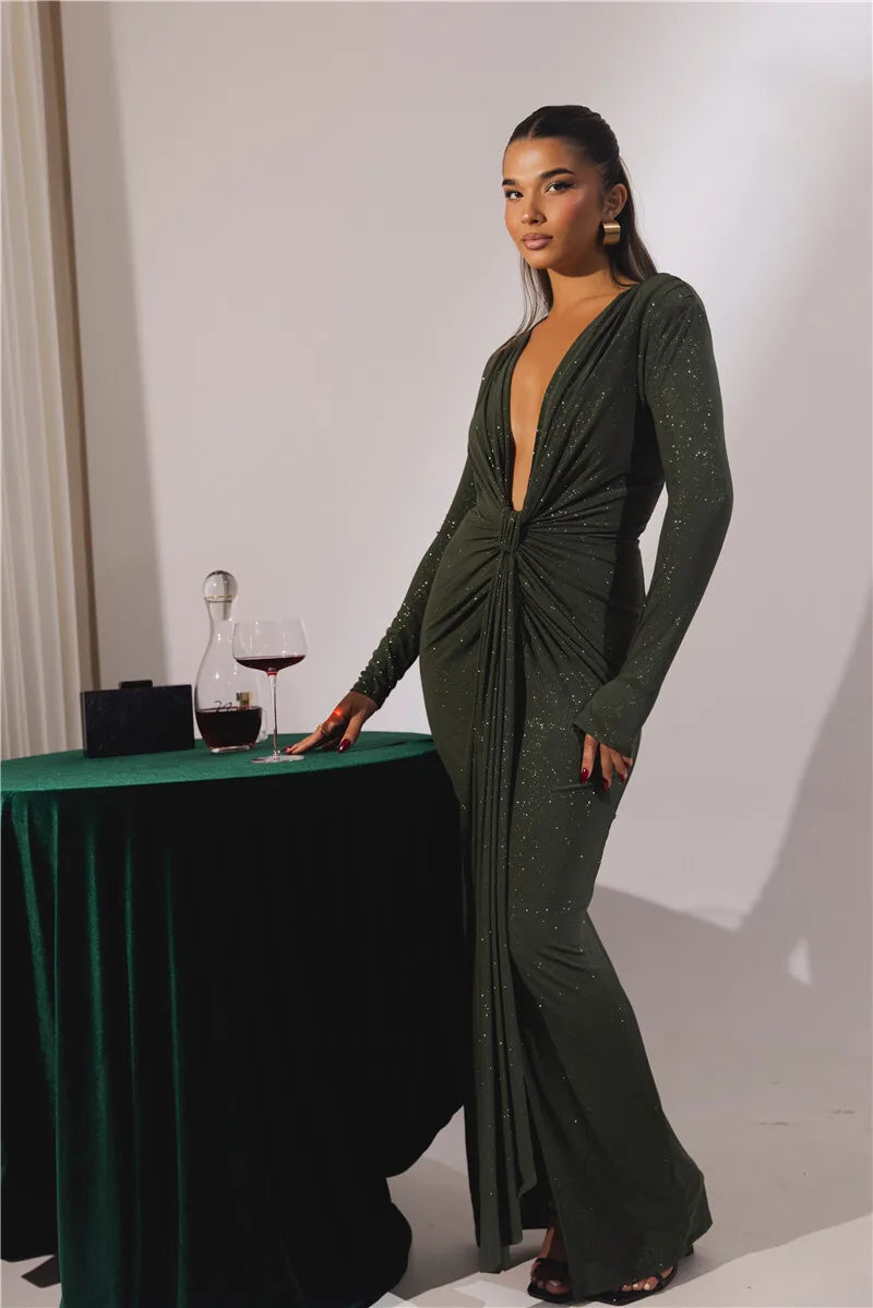 ROBE LONGUE AVEC DÉCOLLETÉ PLONGEANT