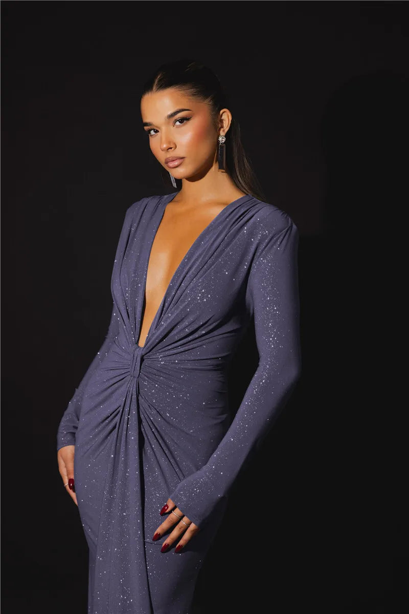 ROBE LONGUE AVEC DÉCOLLETÉ PLONGEANT