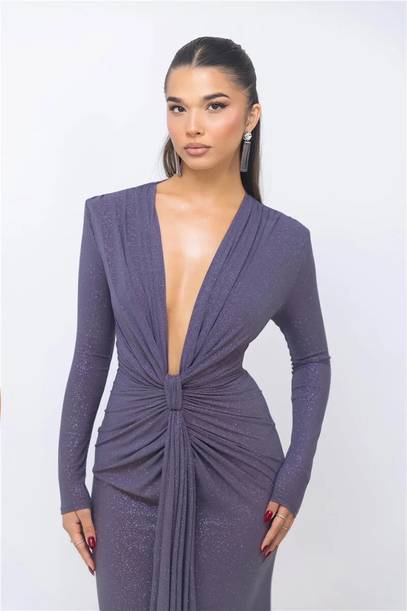ROBE LONGUE AVEC DÉCOLLETÉ PLONGEANT