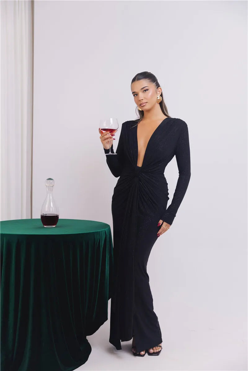 ROBE LONGUE AVEC DÉCOLLETÉ PLONGEANT