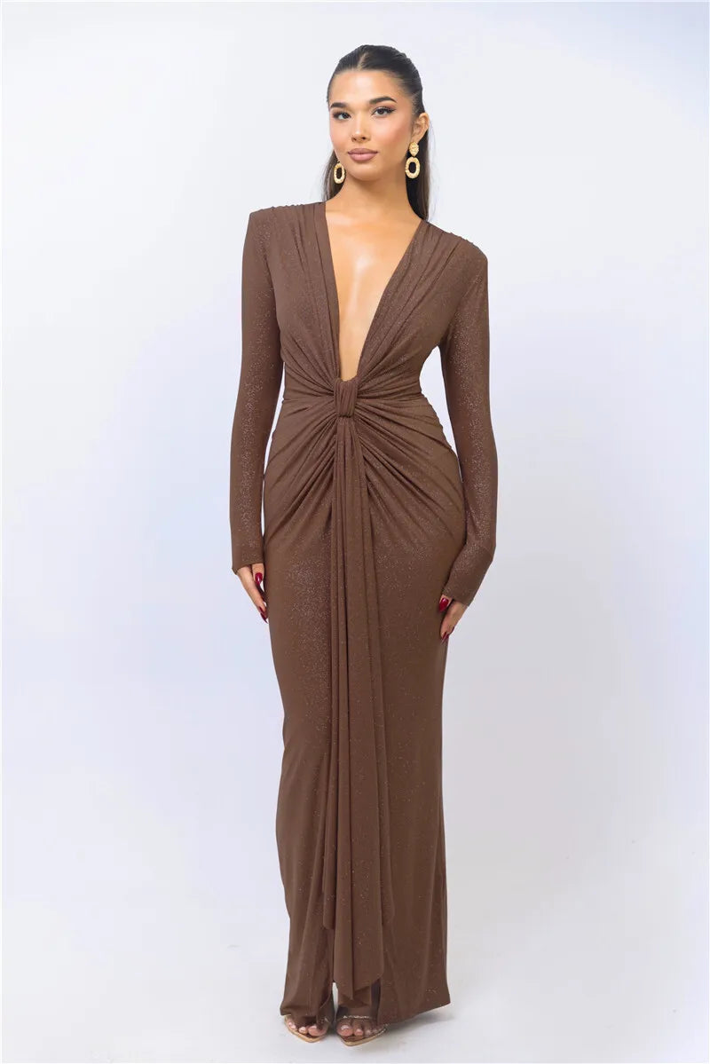ROBE LONGUE AVEC DÉCOLLETÉ PLONGEANT