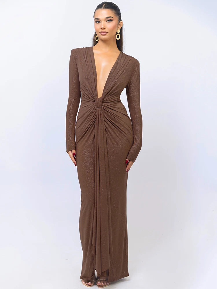 ROBE LONGUE AVEC DÉCOLLETÉ PLONGEANT