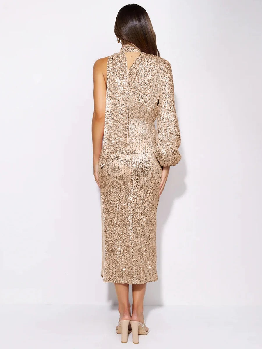 ROBE À SEQUINS UNE ÉPAULE DÉNUDÉE