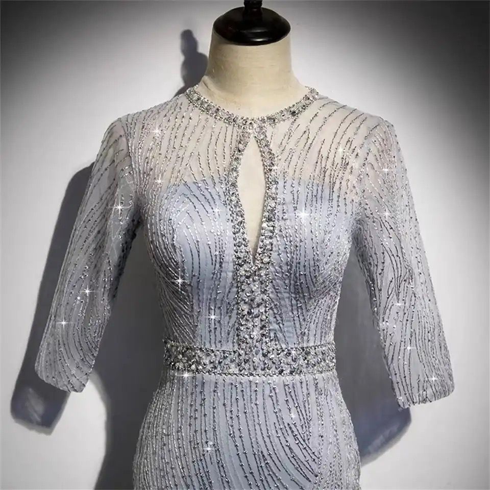 ROBE DE SOIRÉE SIRÈNE À SEQUINS PERLÉE