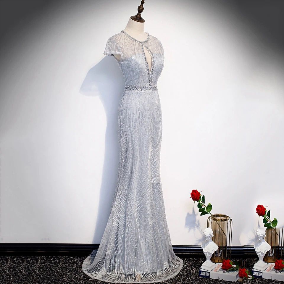 ROBE DE SOIRÉE SIRÈNE À SEQUINS PERLÉE