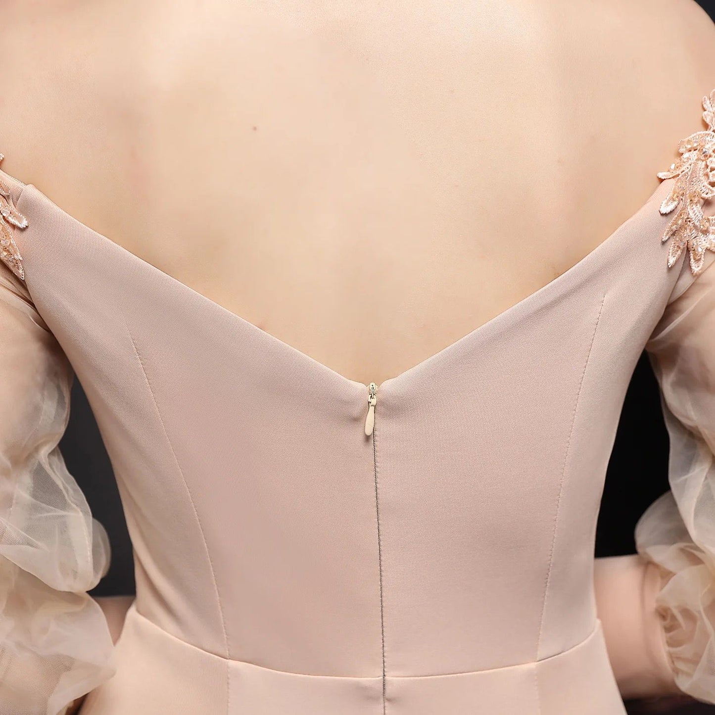 ROBE DE SOIRÉE SATIN EN DENTELLE