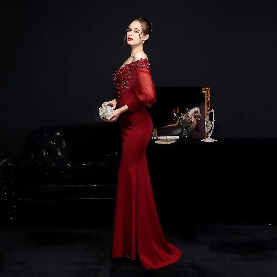 ROBE DE SOIRÉE SATIN EN DENTELLE