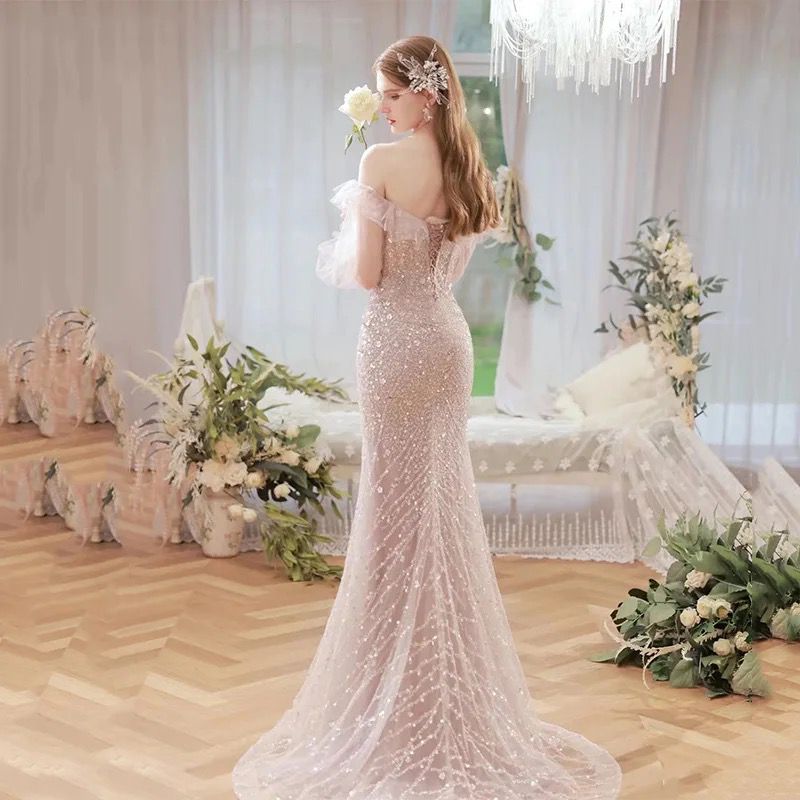 ROBE DE SOIRÉE SIRÈNE PERLÉE AVEC TRAÎNE