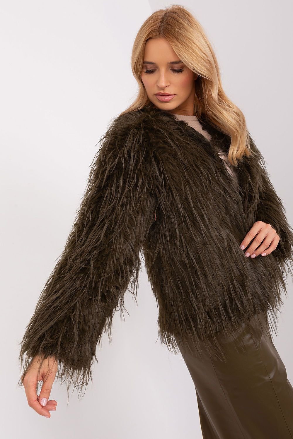 VESTE COURTE EN FAUSSE FOURRURE