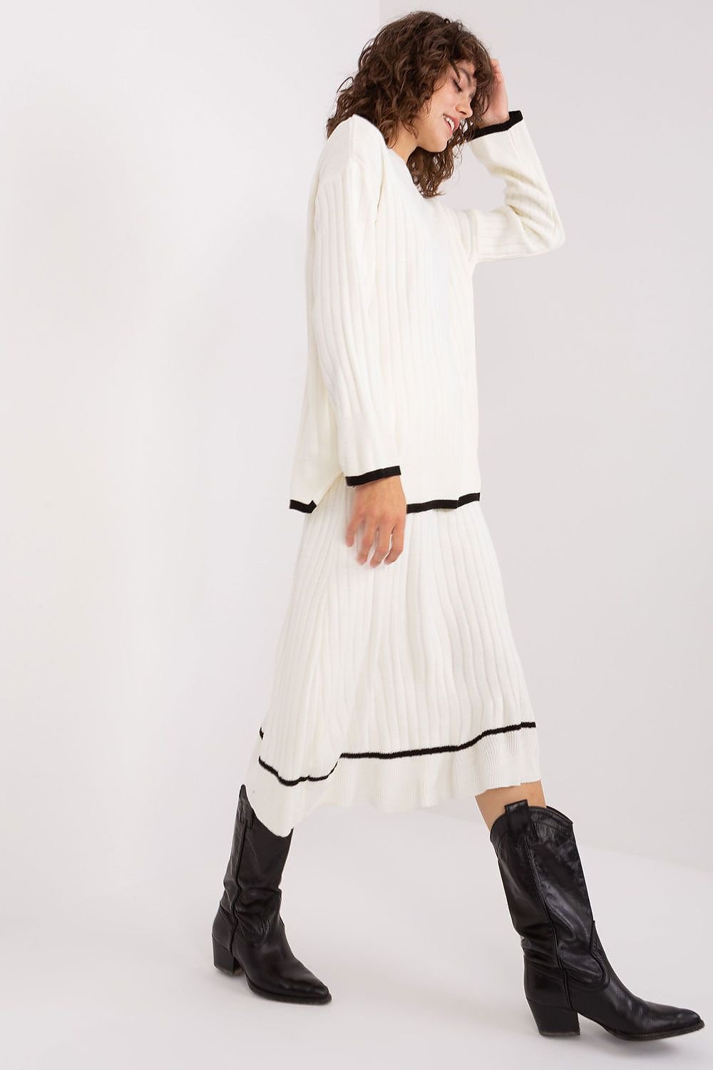 ENSEMBLE PULL & JUPE EN LAINE