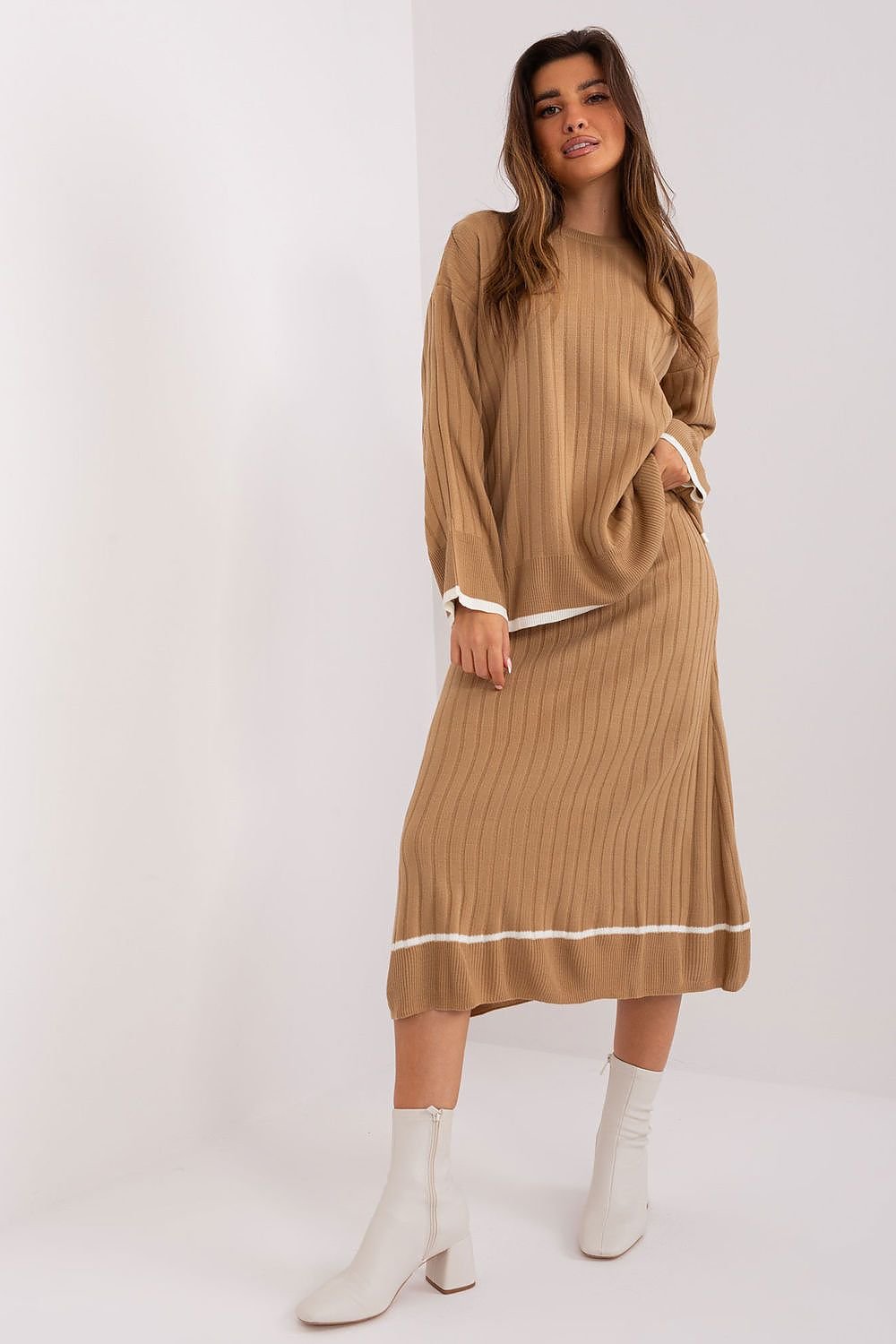 ENSEMBLE PULL & JUPE EN LAINE