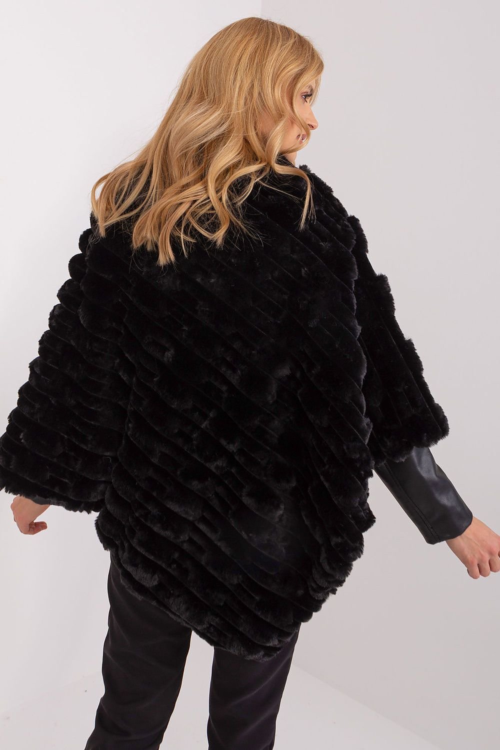 PONCHO TEXTURÉ AVEC DOUBLURE