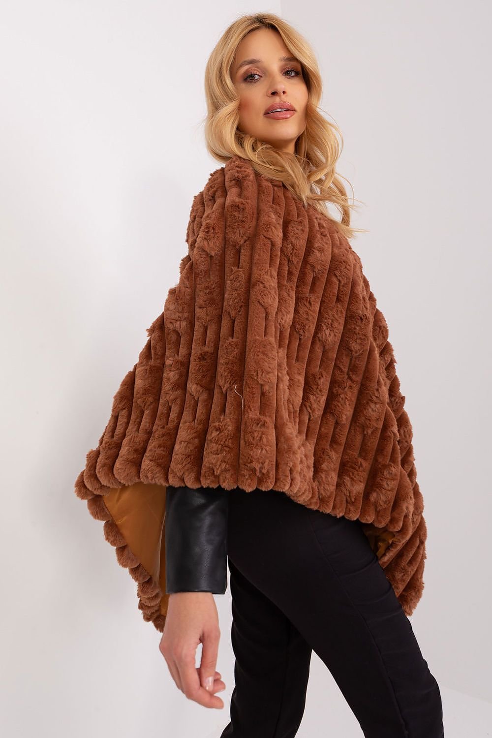 PONCHO TEXTURÉ AVEC DOUBLURE