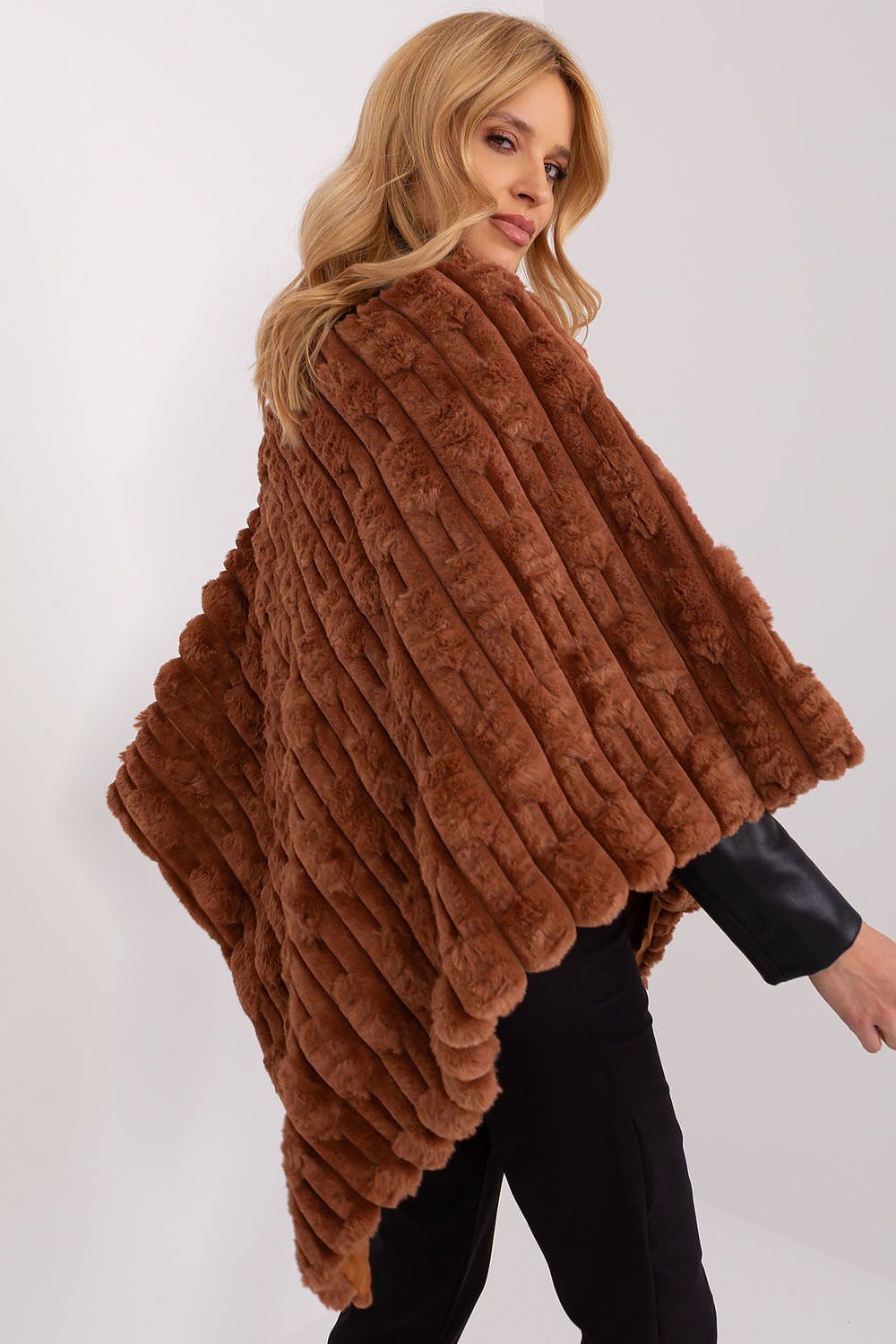 PONCHO TEXTURÉ AVEC DOUBLURE