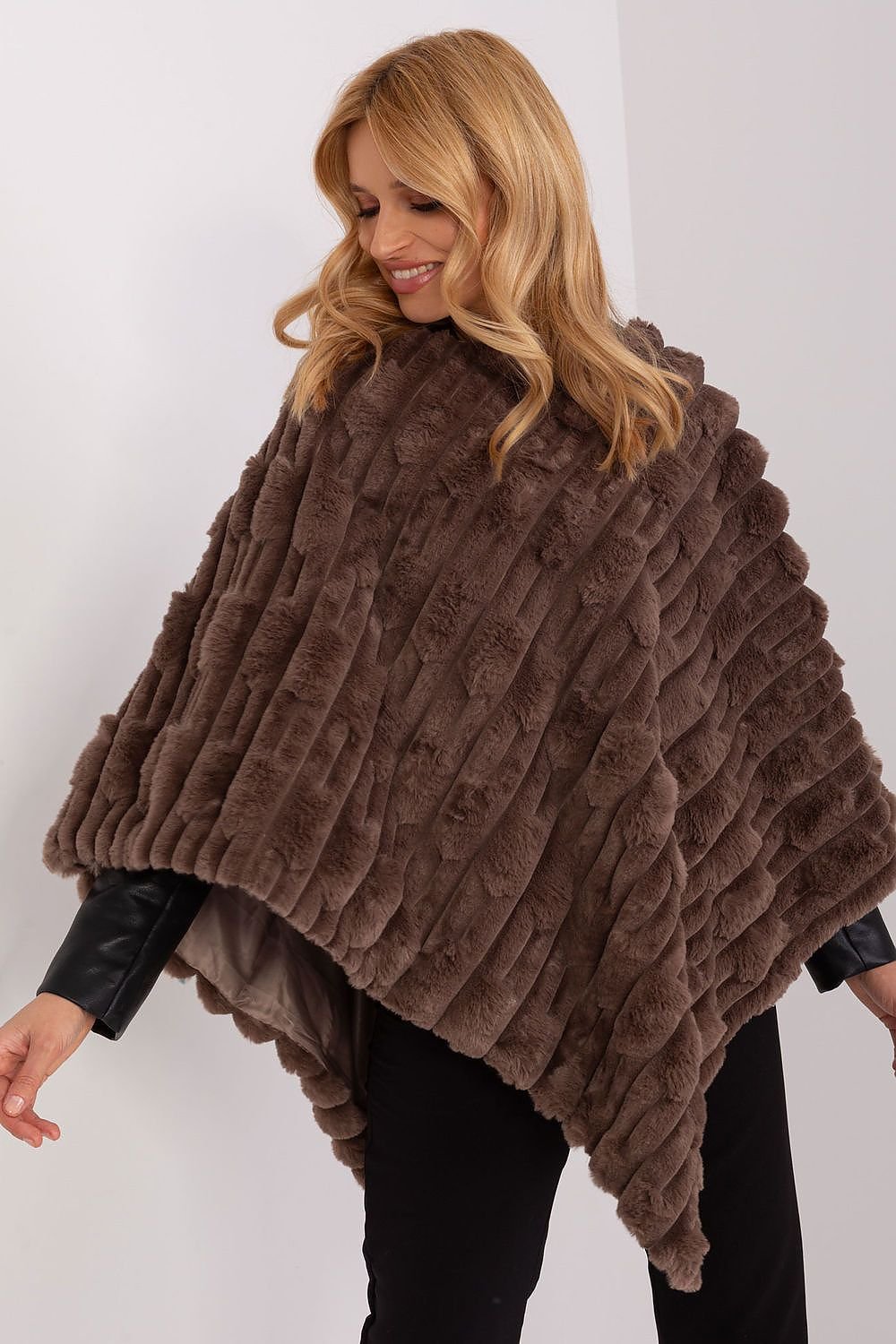 PONCHO TEXTURÉ AVEC DOUBLURE