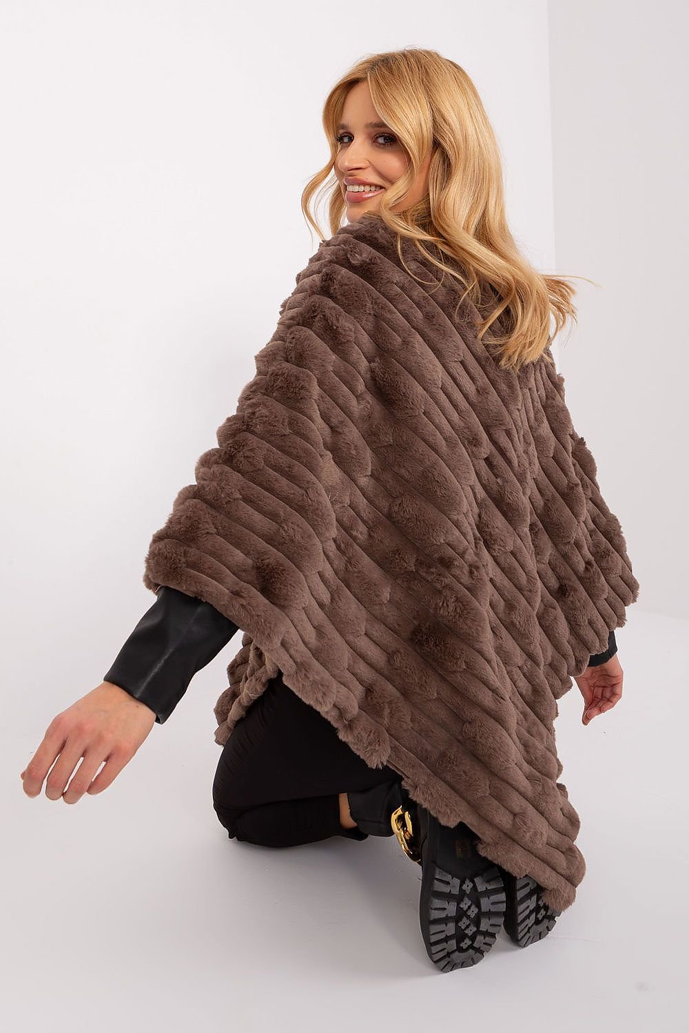 PONCHO TEXTURÉ AVEC DOUBLURE