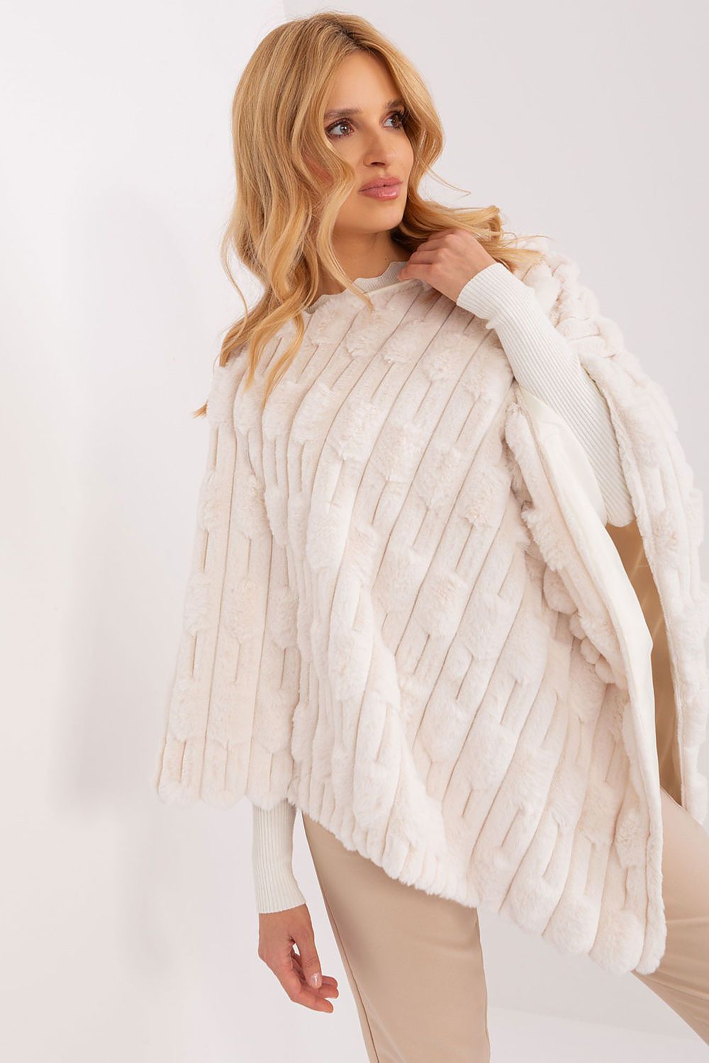 PONCHO TEXTURÉ AVEC DOUBLURE
