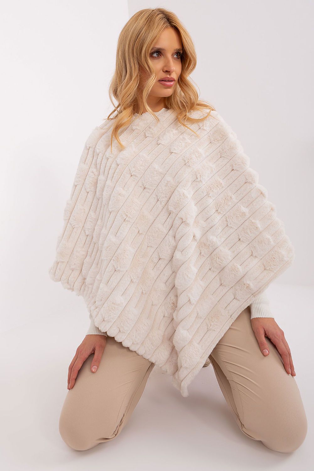 PONCHO TEXTURÉ AVEC DOUBLURE
