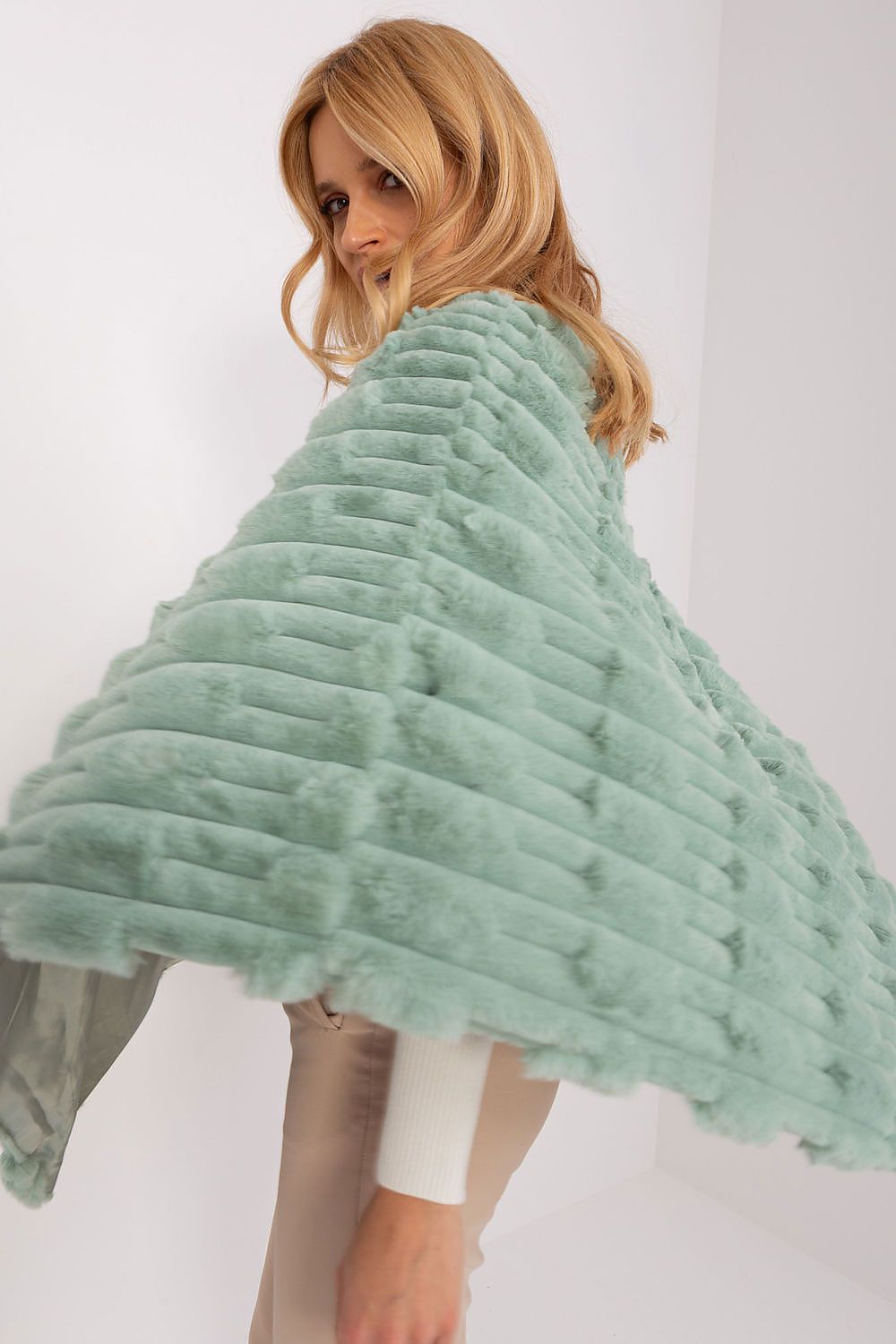 PONCHO TEXTURÉ AVEC DOUBLURE