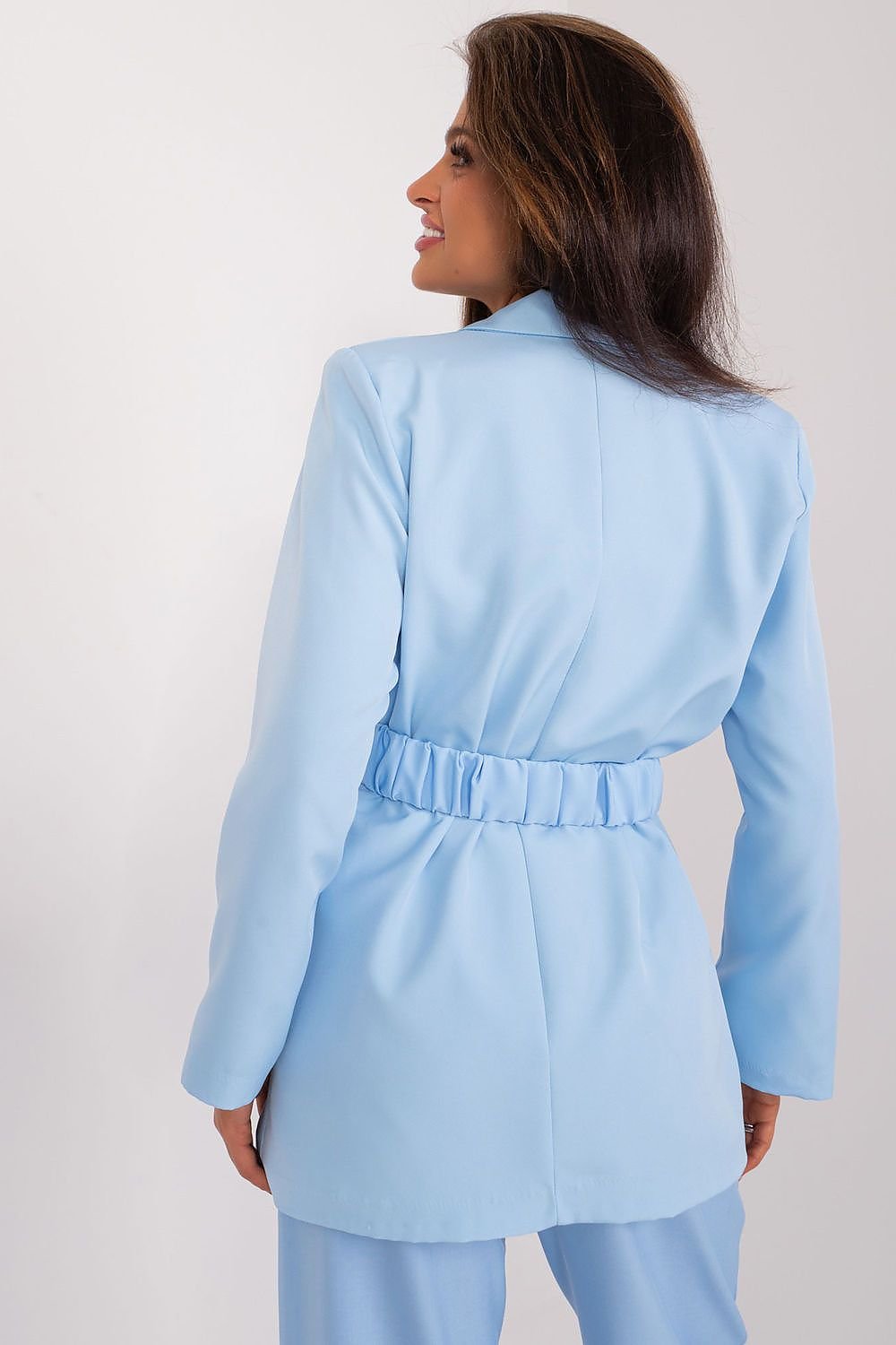 BLAZER AVEC CEINTURE ET FLEUR DÉCORATIVE