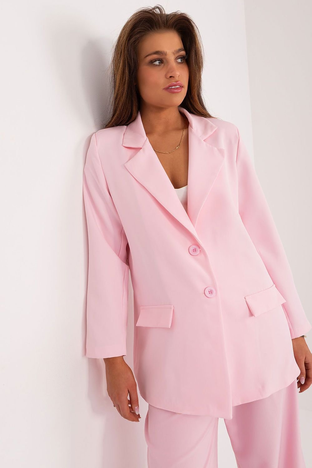 BLAZER AVEC CEINTURE ET FLEUR DÉCORATIVE