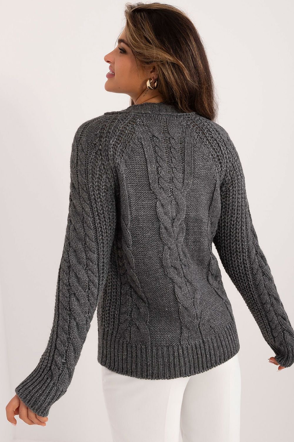 PULL EN LAINE AVEC DÉCOUPE