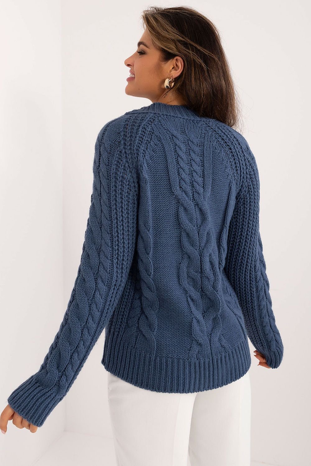 PULL EN LAINE AVEC DÉCOUPE