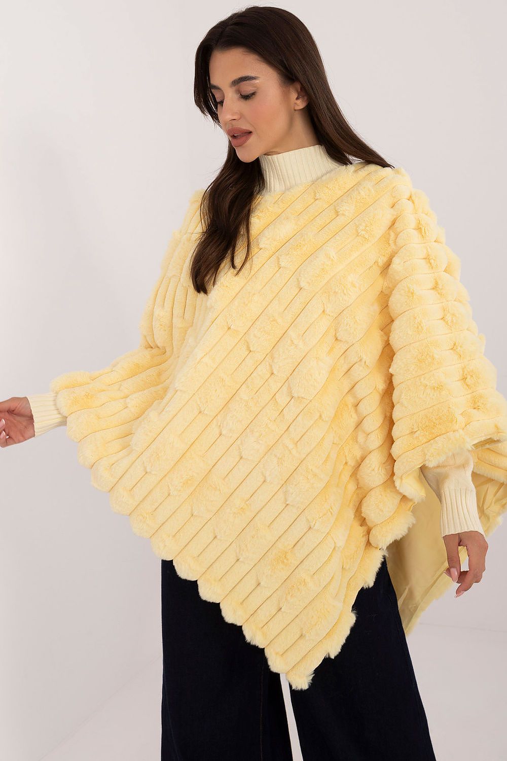 PONCHO TEXTURÉ AVEC DOUBLURE