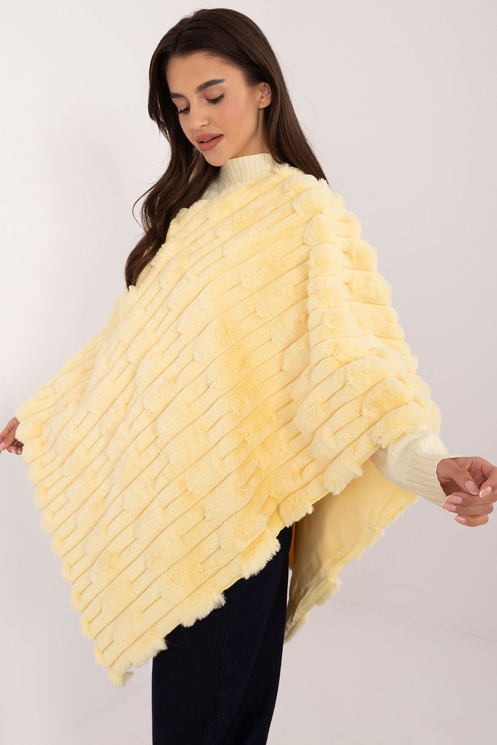 PONCHO TEXTURÉ AVEC DOUBLURE