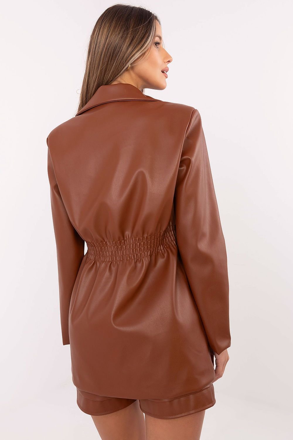 VESTE SIMILI-CUIR CEINTRÉE À DOUBLE BOUTONNAGE