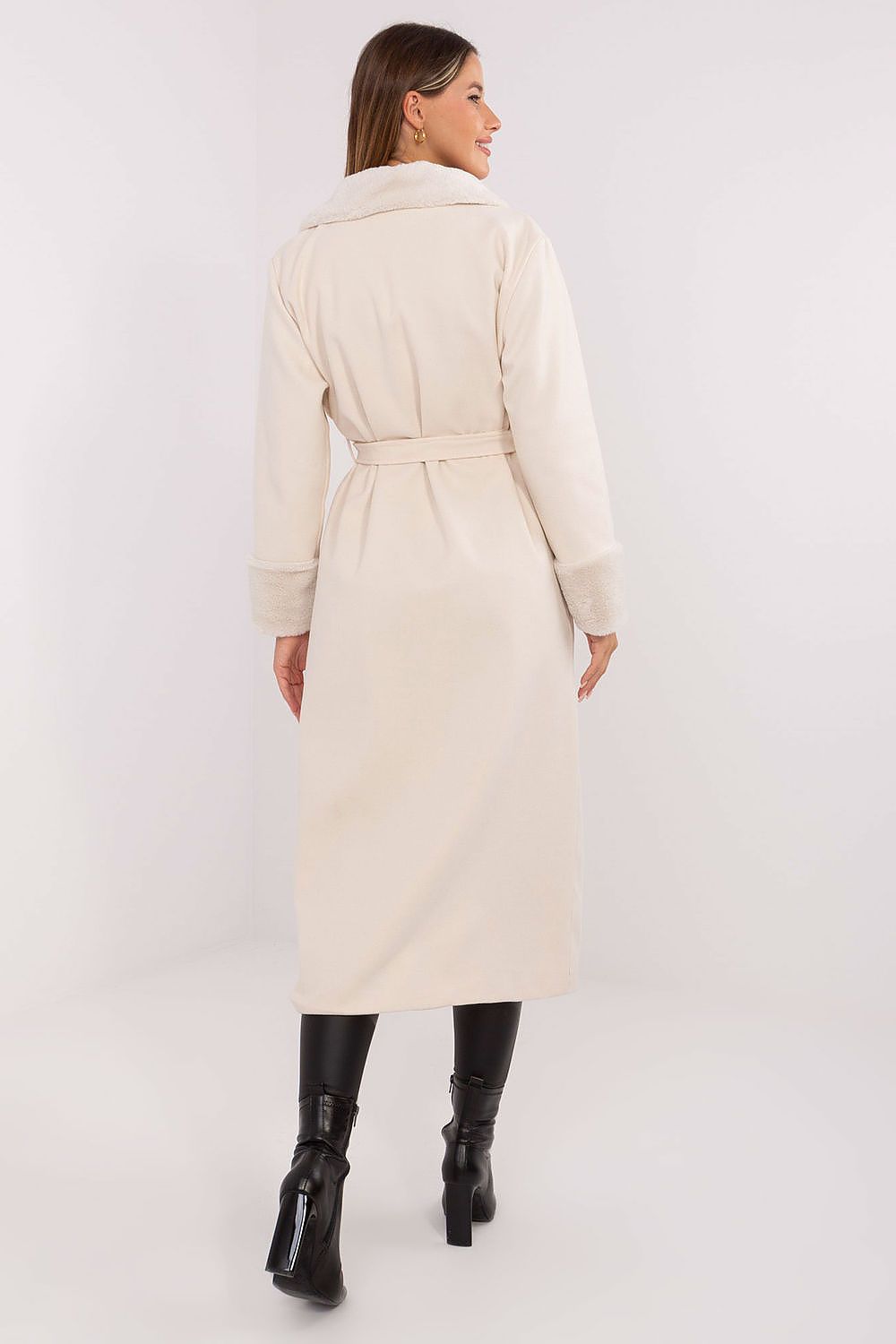 Manteau model 219461 Rue Paris