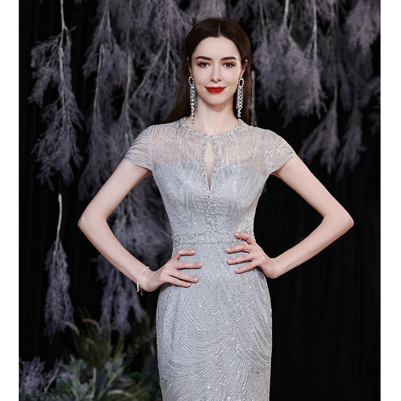 ROBE DE SOIRÉE SIRÈNE À SEQUINS PERLÉE