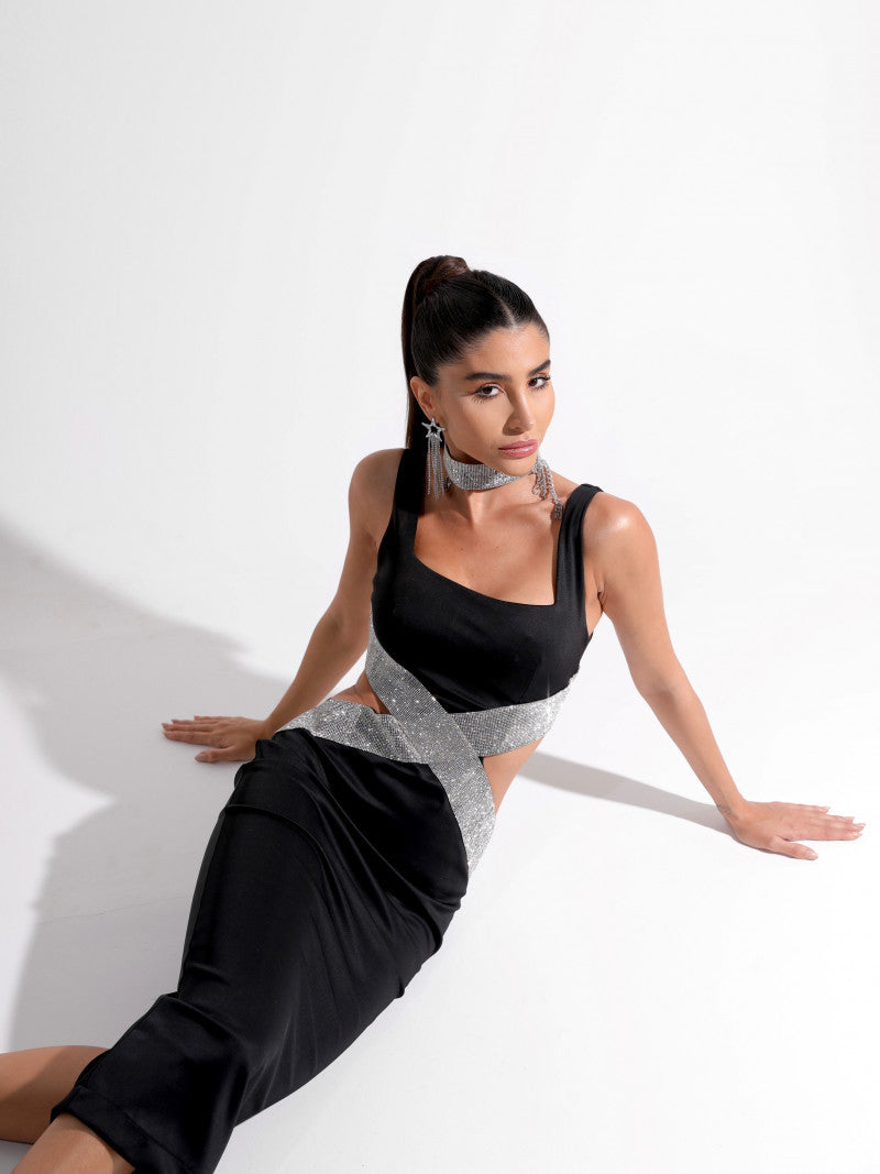 ROBE MOULANTE À BANDES