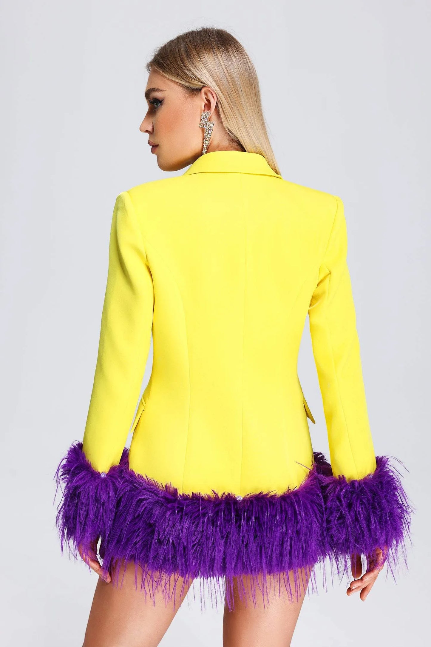 BLAZER JAUNE DÉTAILS PLUMES VIOLET