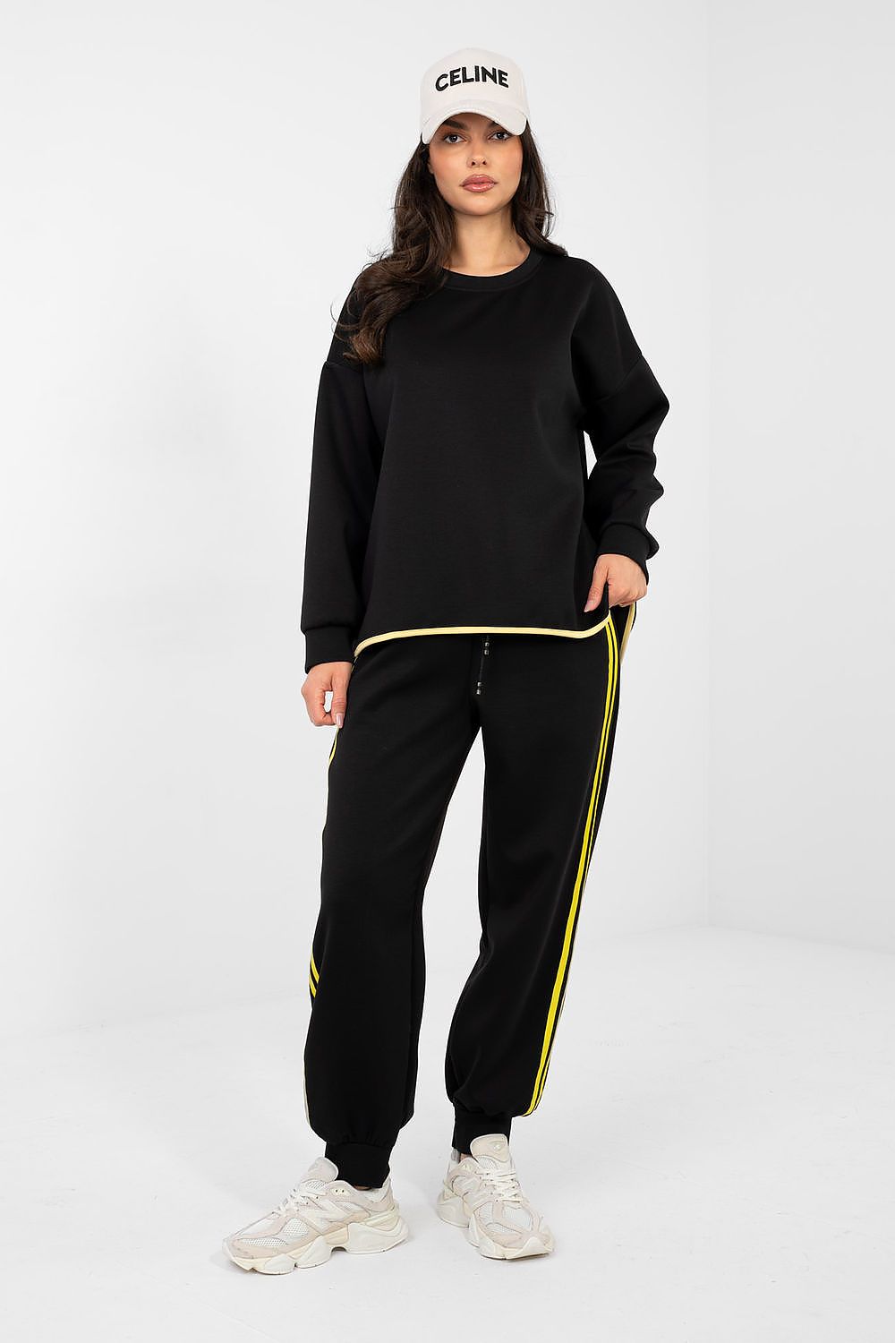  L`ensemble model 224615 Rue Paris 