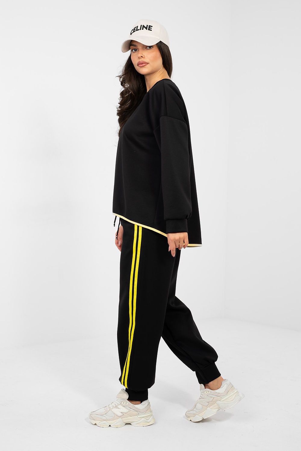  L`ensemble model 224615 Rue Paris 